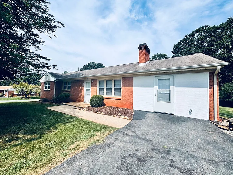 113 Hydaway Dr — Photo 1