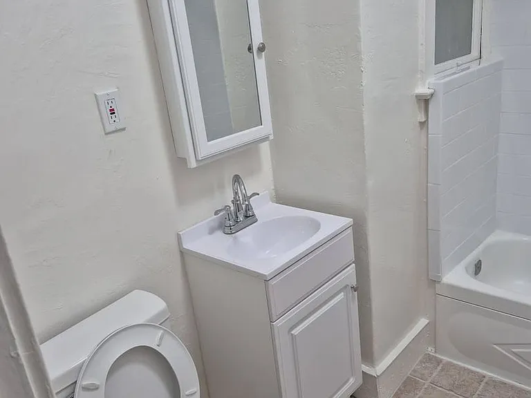729 Leavenworth St — Photo 10