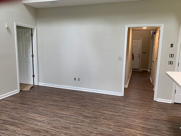 2nd image of 3100 Peregrine Ct