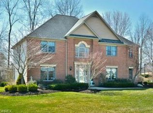 25727 Laura Ln, Westlake, OH 44145