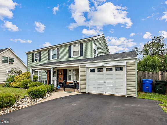 2nd image of 40 Berkshire Ln