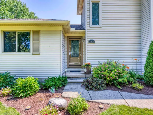29831 Forton Rd, Chesterfield, MI 48047
