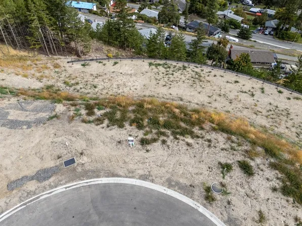 1130 Crestwood Dr, Kamloops, BC V2C 5G8