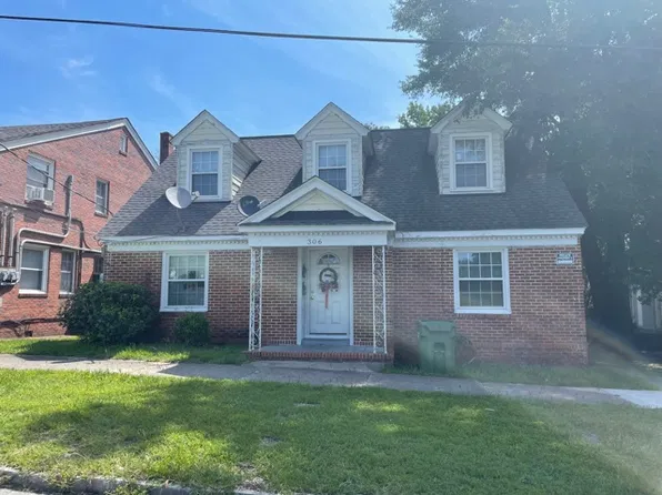 306 N 11th St APT 3, Wilmington, NC 28401