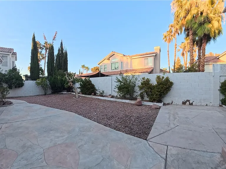 4844 Jadero Dr — Photo 29