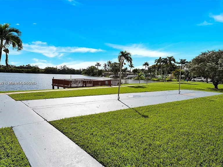 2200 Park Ln #302 — Photo 11