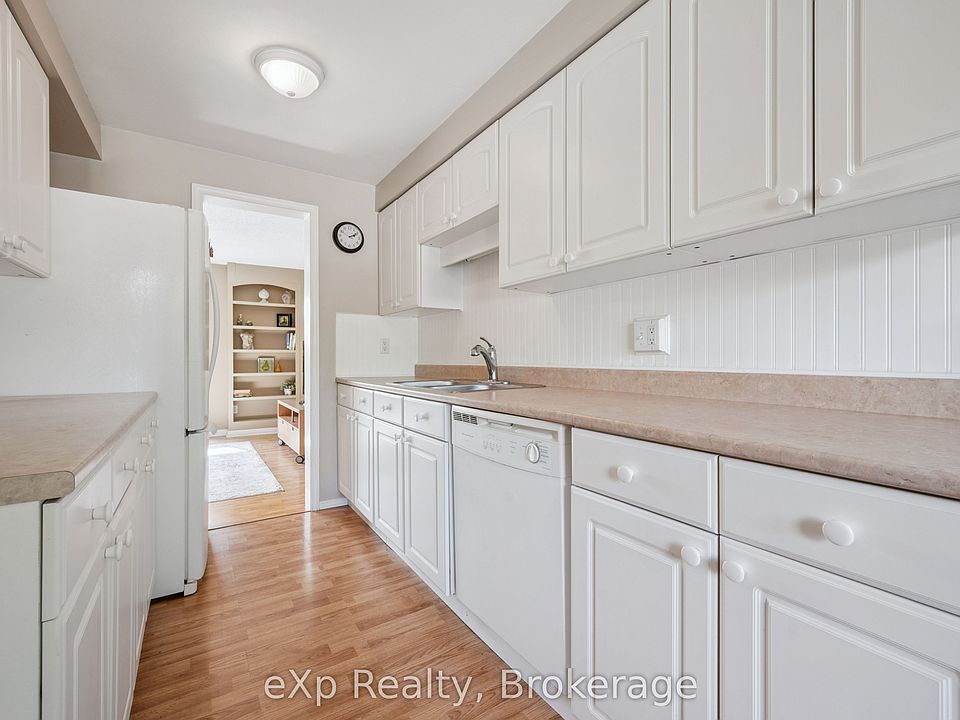 1st image of 40 Silvercreek Pkwy N #44