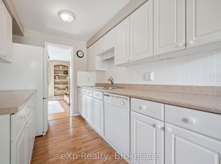 40 Silvercreek Pkwy N #44, Guelph, ON N1H 7X5