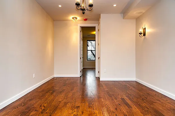 Rented by Nooklyn NYC LLC | media 69