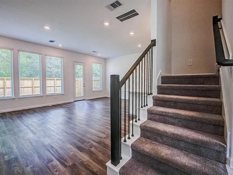 609 Royal Arch Dr — Photo 4