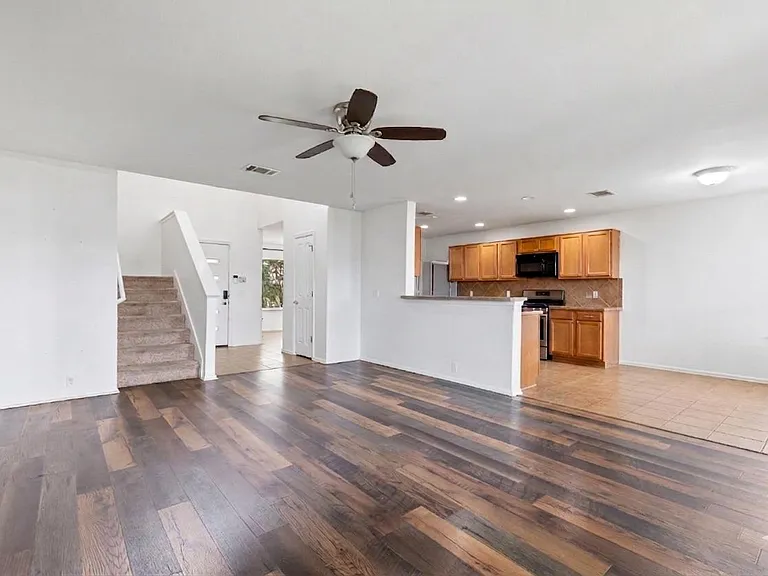 1121 Sweet Gum Dr — Photo 5