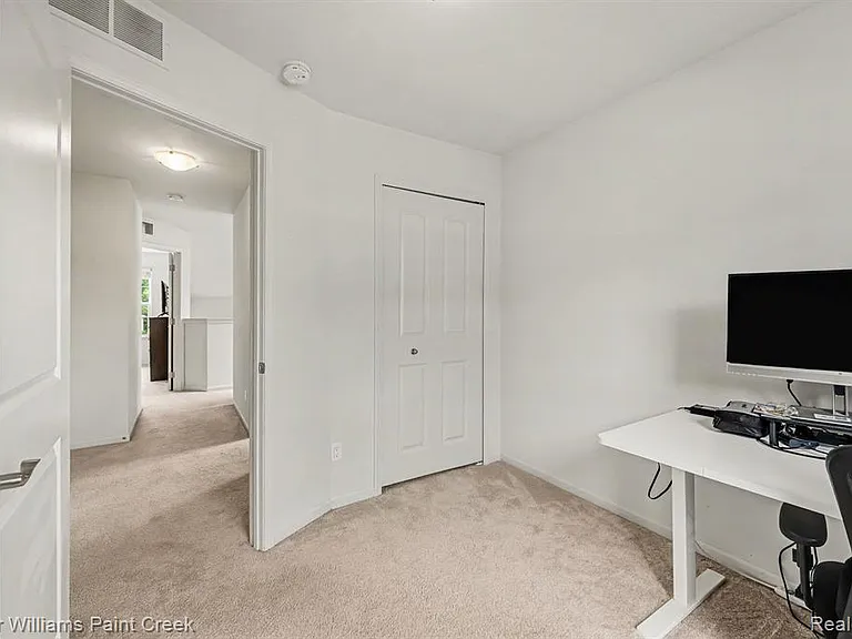 4923 Treeside Ln — Photo 15