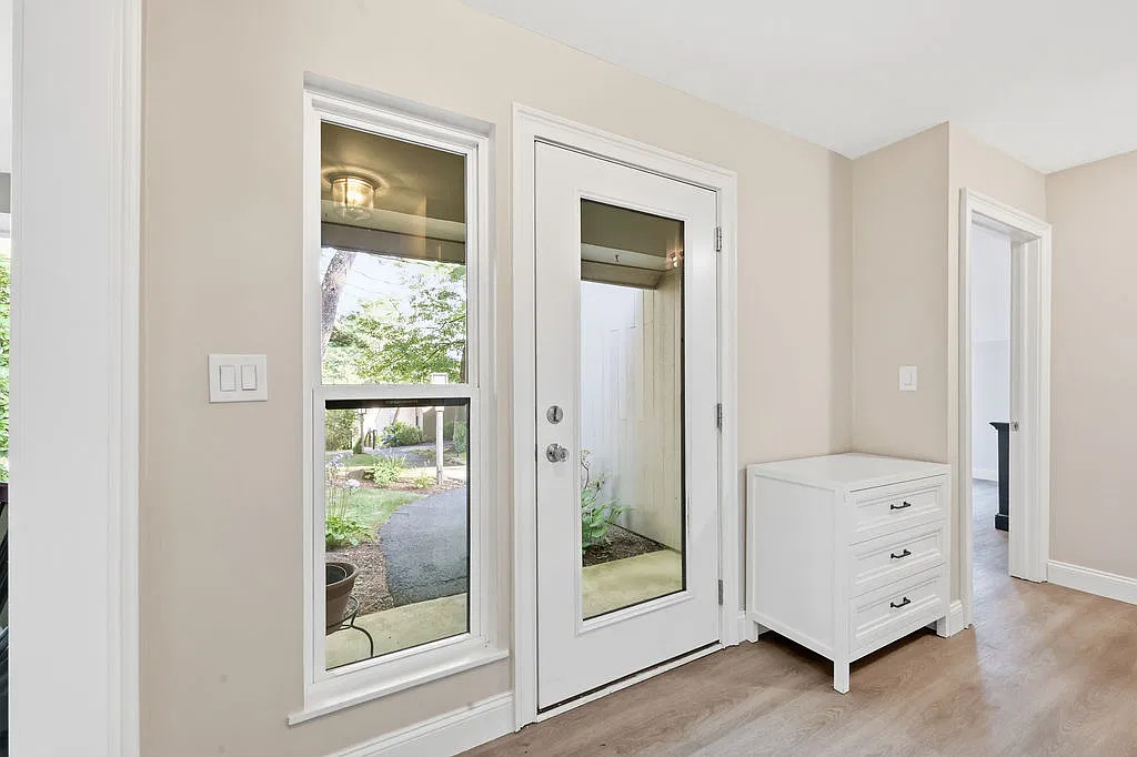2 bed, 1350 sqft, $3,000 — Photo 2