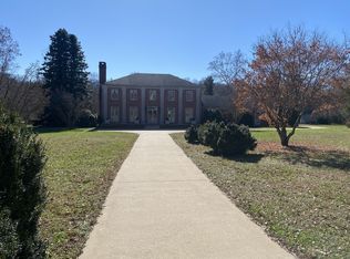 1099 E Gaines St, Lawrenceburg, TN 38464