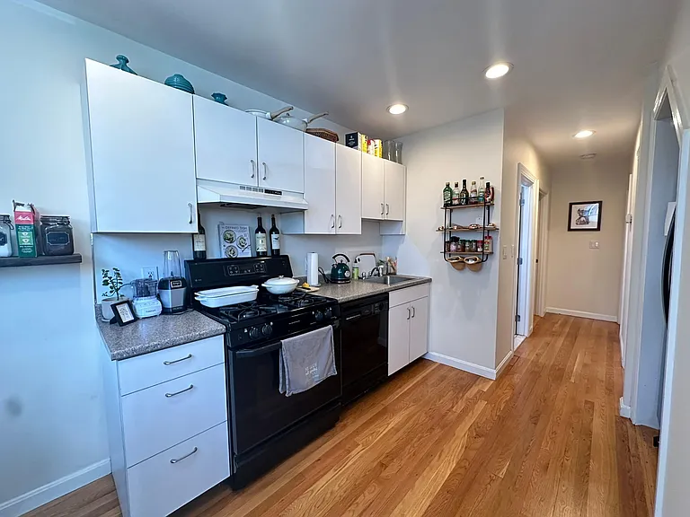 332 Bunker Hill St #1 — Photo 5