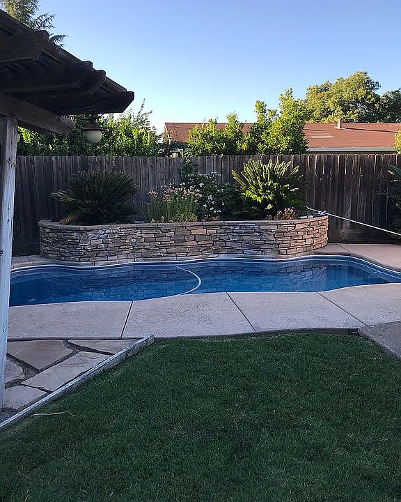Pool with two cascade waterf