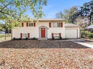 1210 Greenwood Ln, Riverdale, GA 30296