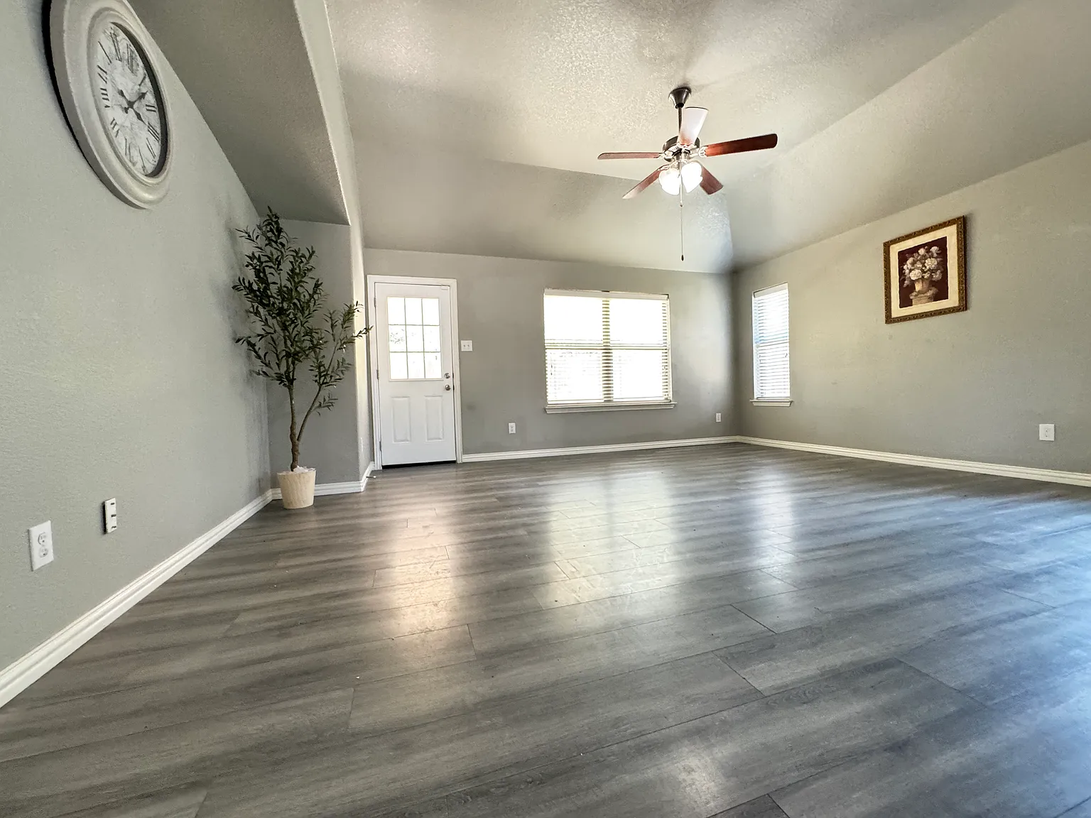 3 bed, 1791 sqft, $2,400 — Photo 2