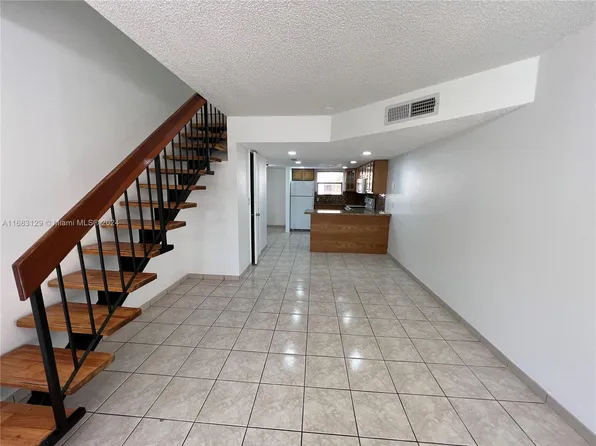 5525 W 26th Ct APT 208, Hialeah, FL 33016