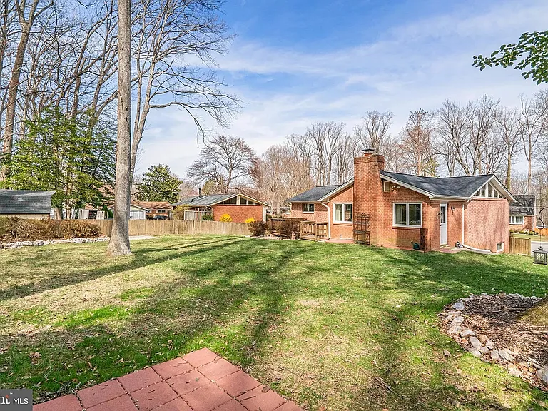 8651 Cromwell Dr — Photo 47