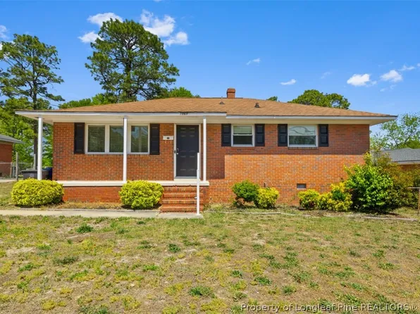1868 Gola Dr, Fayetteville, NC 28301
