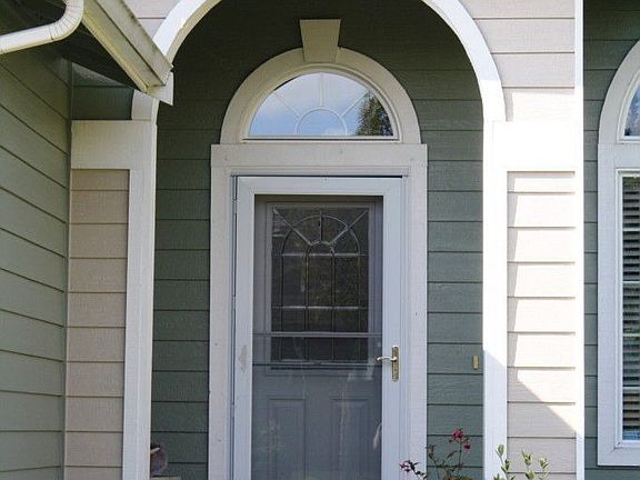 3rd image of 5929 59th Dr NE