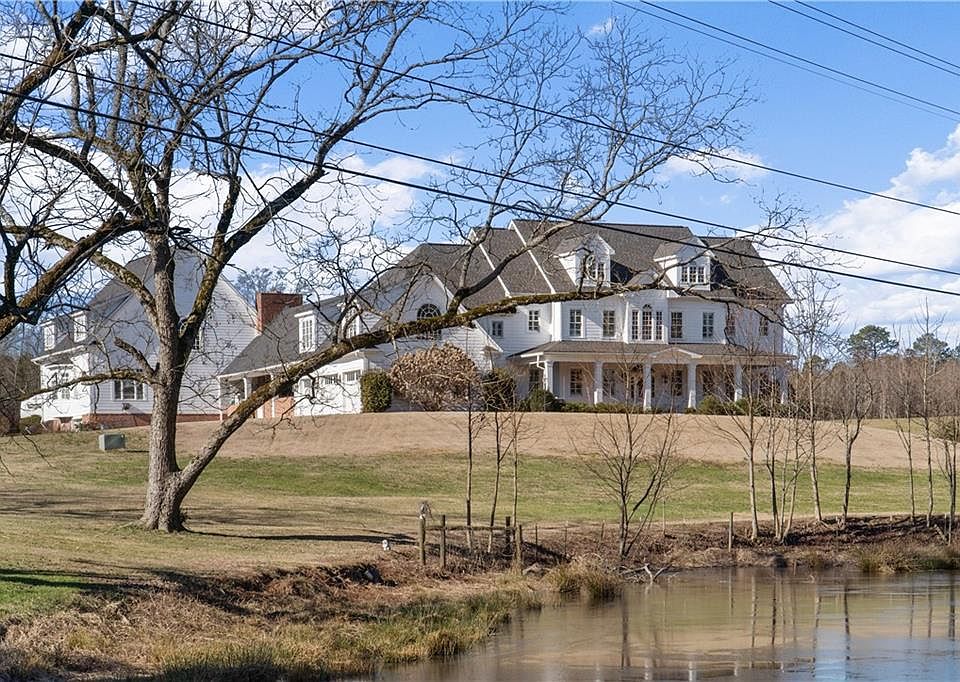 1st image of 31 Duck Pond Rd