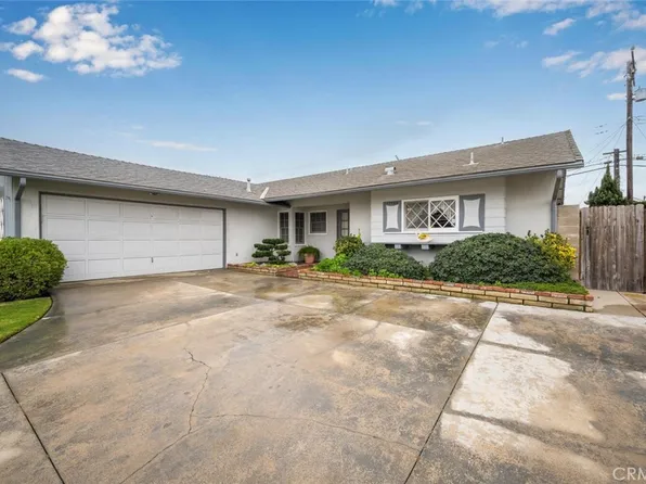 11384 Harrisburg Rd, Los Alamitos, CA 90720