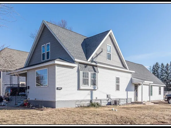 622 W Washington St, New London, WI 54961