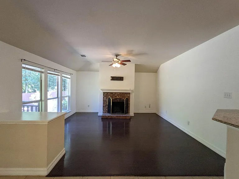 1321 Meadowbrook Dr — Photo 8