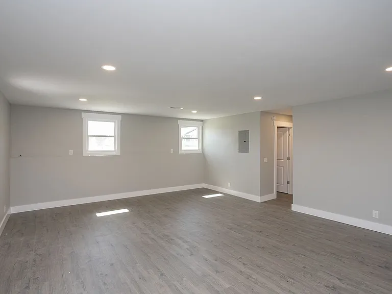 1608 Autumn Ridge Dr — Photo 12