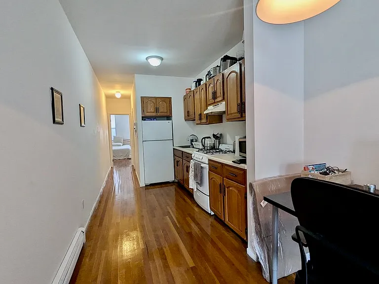 374 2nd St #4 — Photo 6
