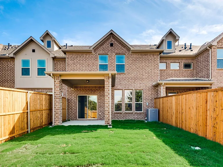 1245 Wiltshire Dr — Photo 21