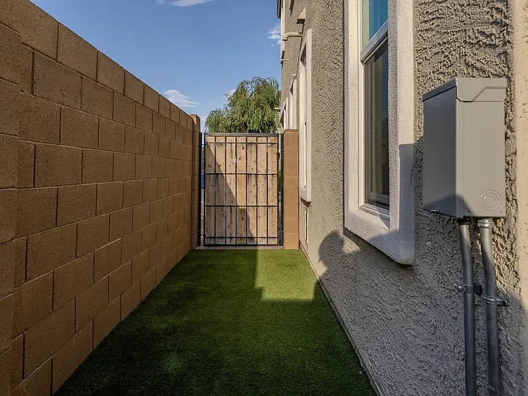 1111 W Diamondback Dr — Photo 28