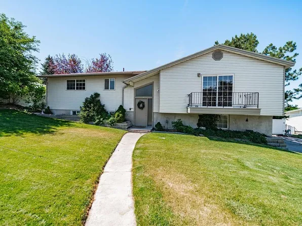 1934 S Fairway Dr, Pocatello, ID 83201