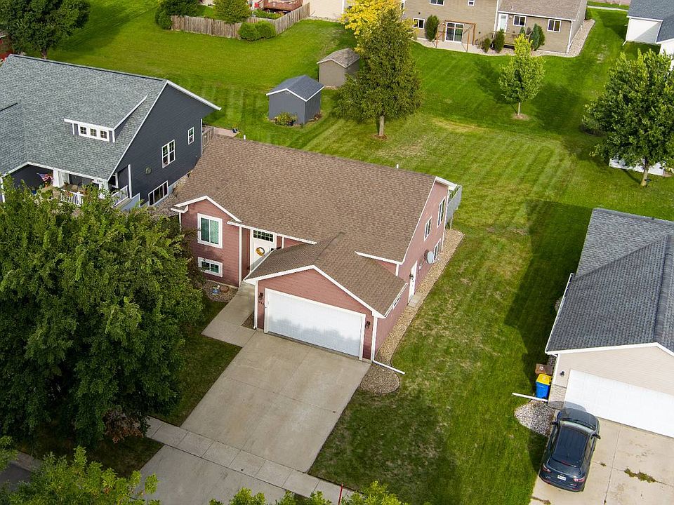1st image of 919 Deer Ln