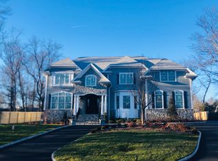 375 White Oak Ridge Rd, Short Hills, NJ 07078