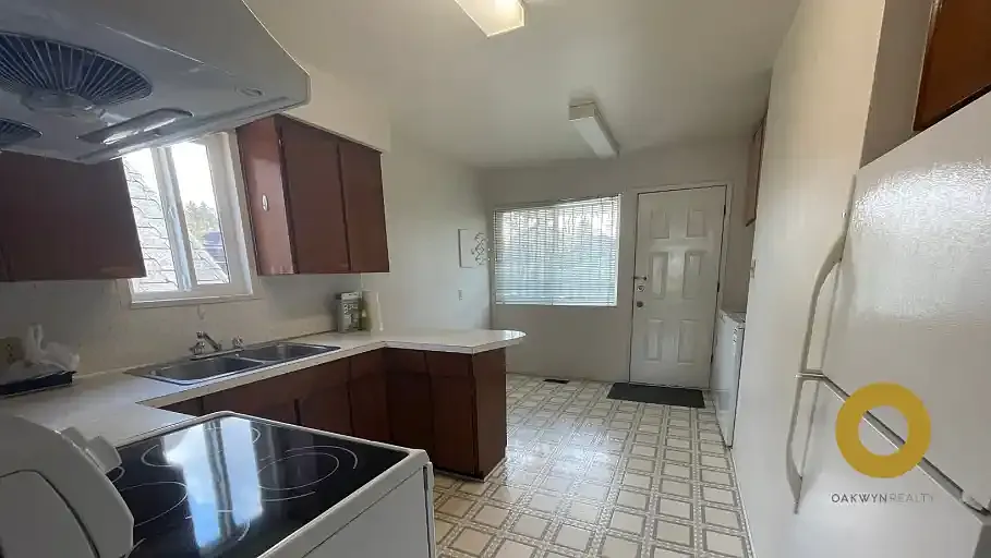 Building Photo - 530 E 11th Ave #1A