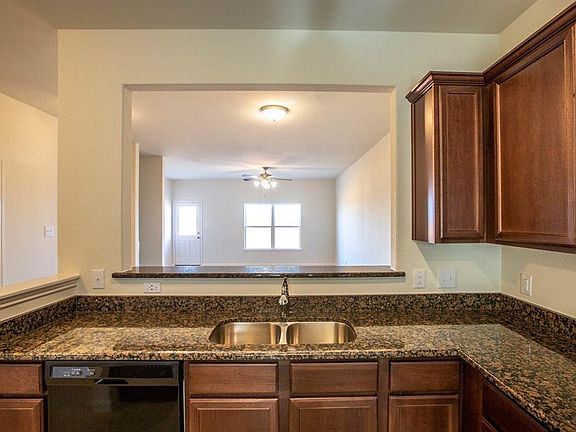 5th image of 217 Elm Patch Dr