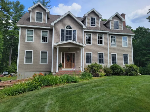 3 Deer Crossing Circle, Londonderry, NH 03053