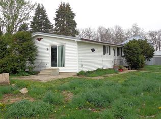 25648 Douglas Ave, Ackley, IA 50601
