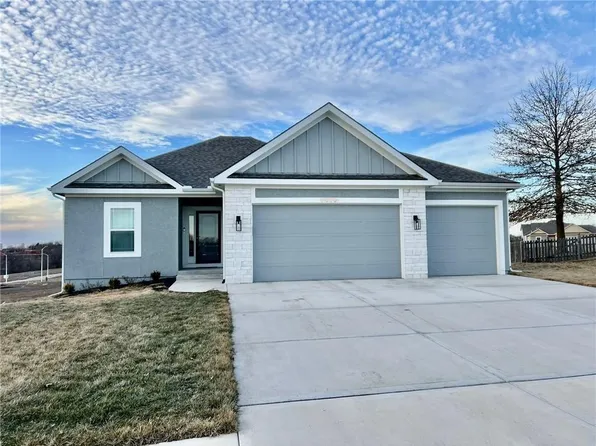 1973 Longview Dr, Liberty, MO 64068