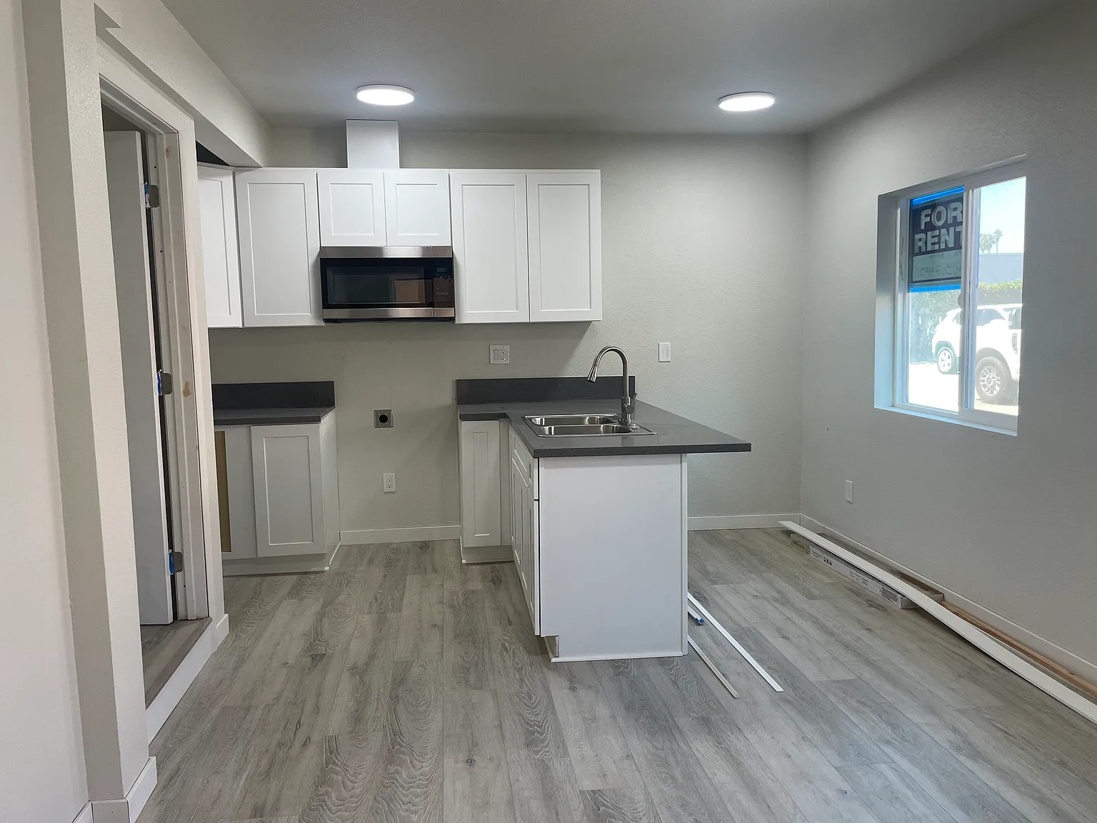 1 bed, 445 sqft, $2,095 — Photo 2