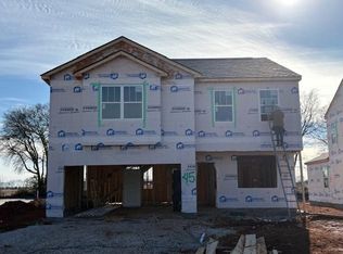 8916 Round Bale Ave, Bowling Green, KY 42104