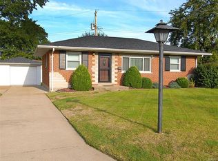 225 Hernan Dr, Saint Louis, MO 63123