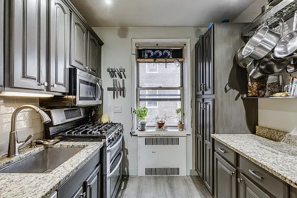 Sold by Fave Realty Inc | media 4