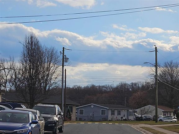 5th image of 129 Center St