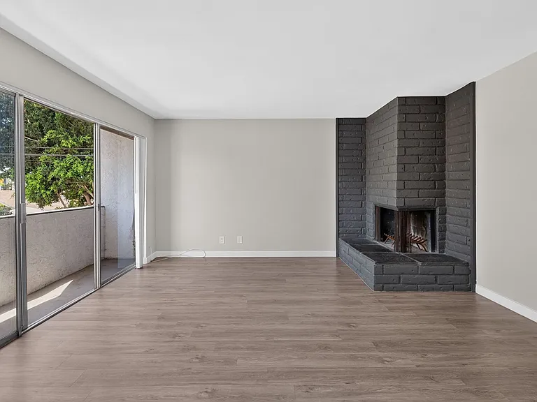 425 Coronado Ave — Photo 14