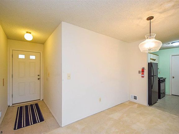 2nd image of 7 Greenwich Dr #3503