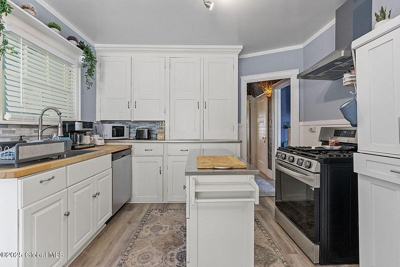 5th image of 106 Perkins Street